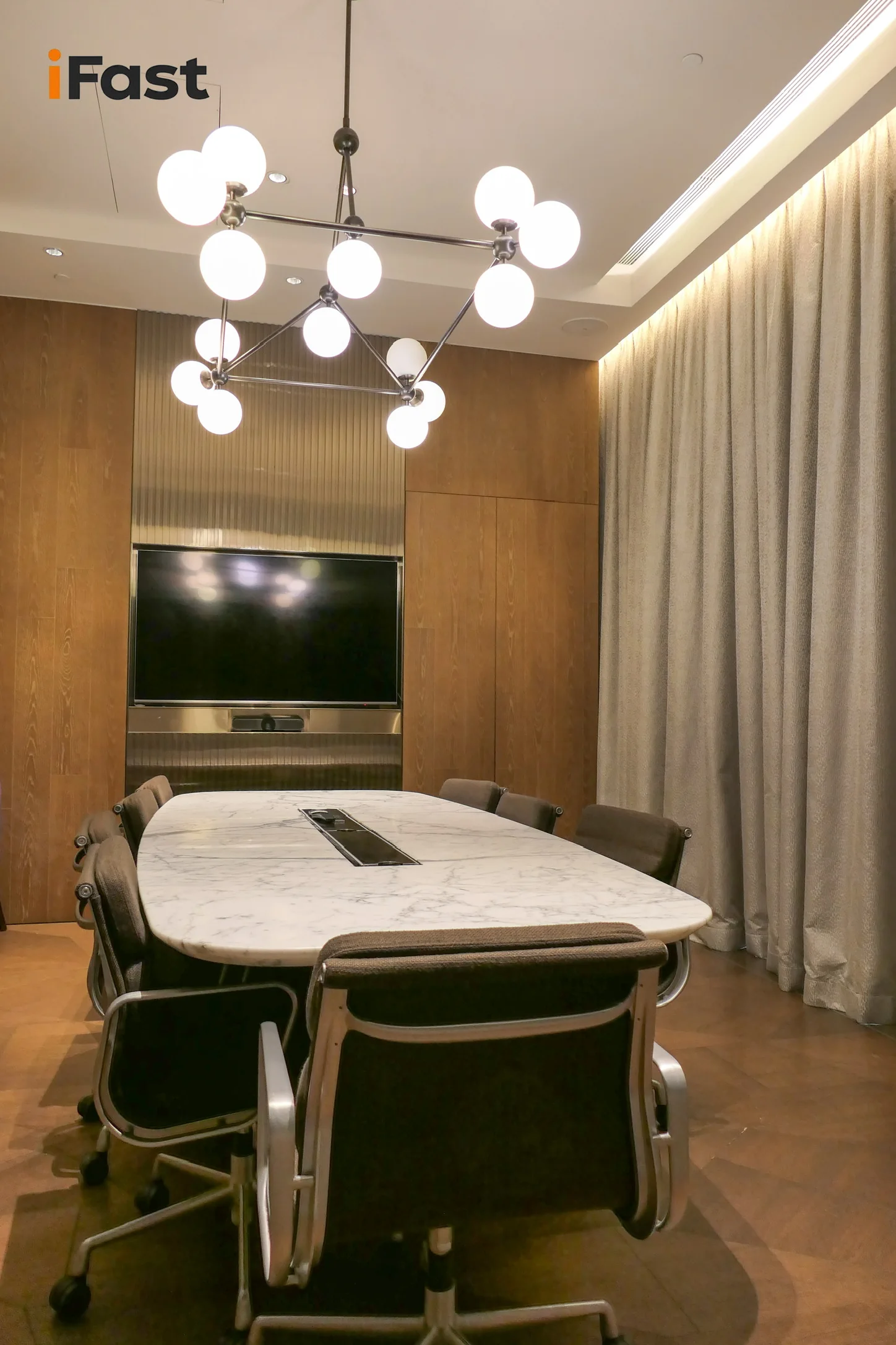 iFast office